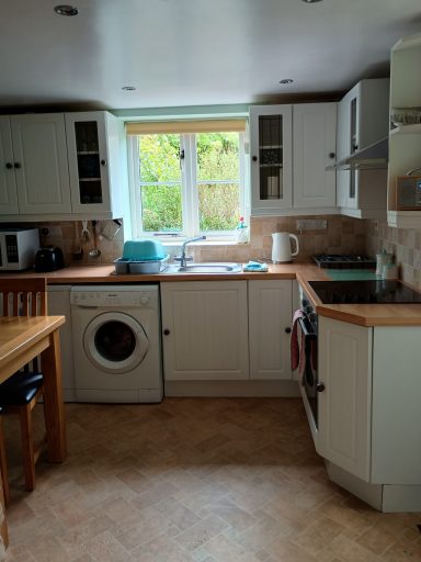 Fully equipped kitchen.